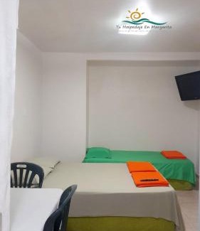 Margarita Island Otro | Habitación Triple Equipada, Posada Villa Mayo a 5 minutos de Playa Parguito