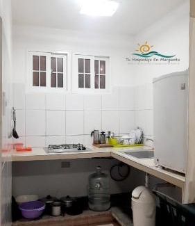 Margarita Island Otro | Habitación Triple Equipada, Posada Villa Mayo a 5 minutos de Playa Parguito
