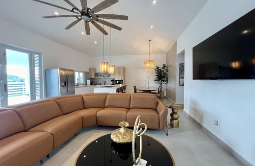 Mameyes I Casa | Hacienda Cattleya. Private salt pool!!