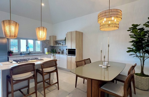 Mameyes I Casa | Hacienda Cattleya. Private salt pool!!