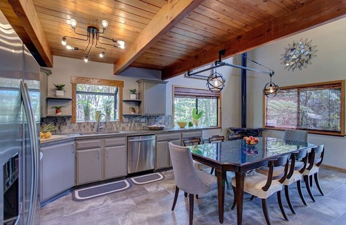 Royal Hawaiian Estates Casa | Halehikiola: 2 BR, 2 BA House in Volcano, Sleeps 6