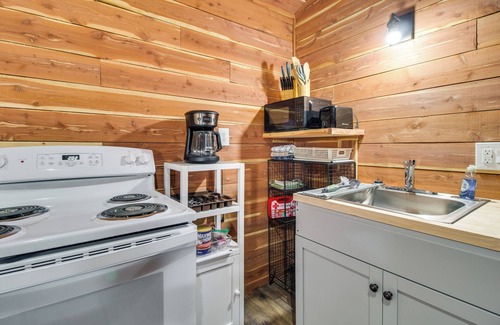 Lakeview Cabina | Half-Mi to Bull Shoals Lake Access: Angler's Cabin