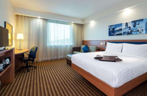 Luton Hotel | Hampton by Hilton Luton Airport