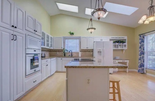 Homosassa Casa | Hampton House Homosassa 5BR Waterfront Estate