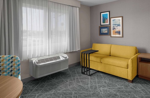 East Side Costa Mesa Hotel | Hampton Inn by Hilton Costa Mesa Newport Beach