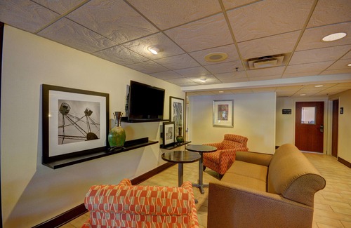 Southport Hotel | Hampton Inn by Hilton Indianapolis-South