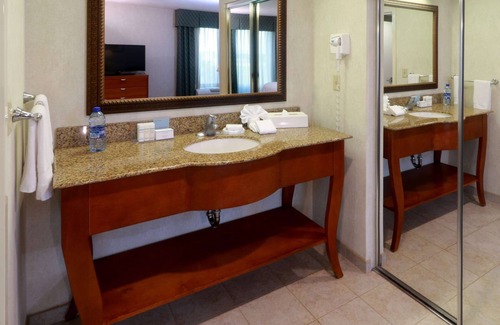 Reynosa Hotel | Hampton Inn by Hilton Reynosa/Zona Industrial