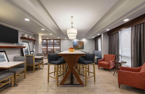 Charlottesville Hotel | Hampton Inn Charlottesville