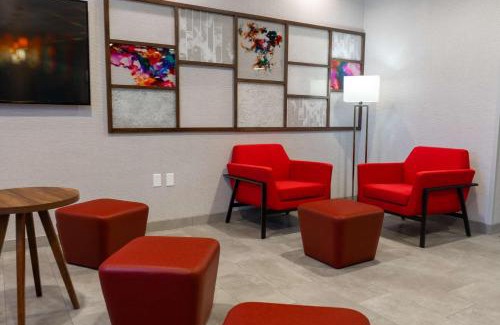 Elkhorn Hotel | Hampton Inn Elkhorn Lake Geneva Area