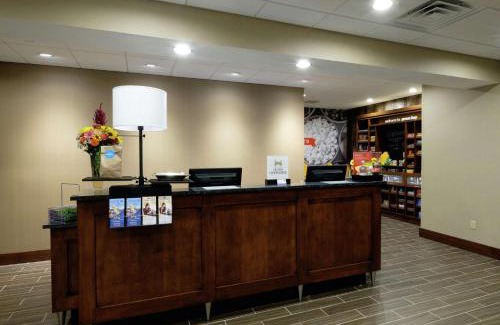 Green Bay Hotel | Hampton Inn Green Bay Downtown