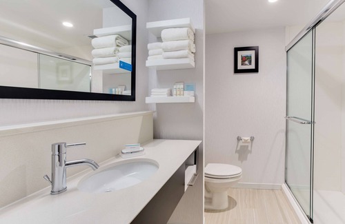 Norcross Hotel | Hampton Inn Norcross