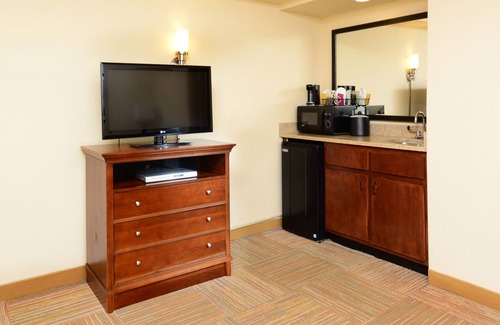 Northeast Raleigh Hotel | Hampton Inn Raleigh-Capital Blvd. North