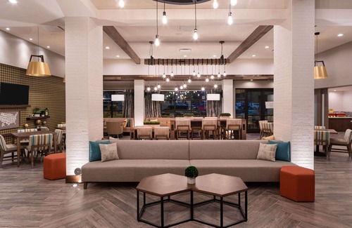 Downtown Riverside Hotel | Hampton Inn Riverside Downtown