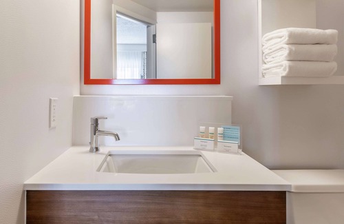 Rockford Hotel | Hampton Inn Rockford