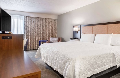 Rockford Hotel | Hampton Inn Rockford