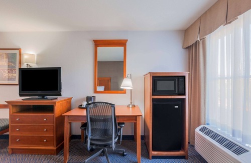 San Marcos Hotel | Hampton Inn San Marcos, CA