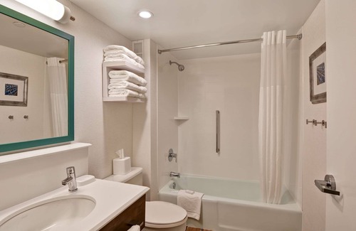 State College Hotel | Hampton Inn State College