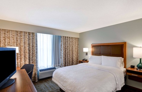 State College Hotel | Hampton Inn State College