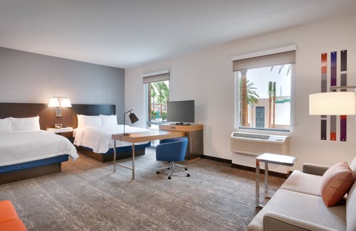 Anaheim Resort Hotel | Hampton Inn & Suites Anaheim Resort Convention Center