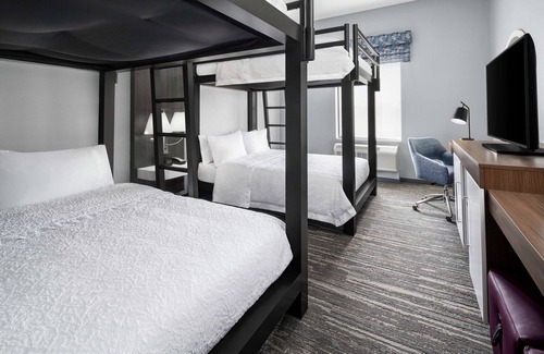 Summit Hotel | Hampton Inn & Suites Bridgeview Chicago