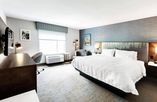 Quartier 5-2 Hotel | Hampton Inn & Suites by Hilton Quebec City Beauport