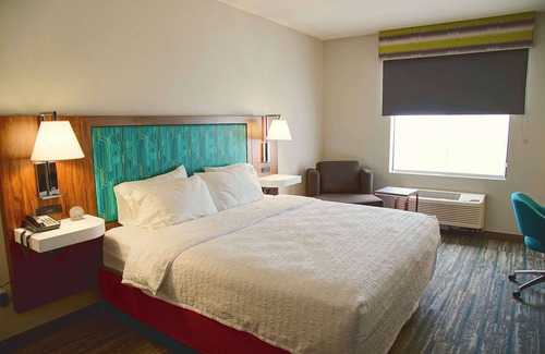 Cathedral City Hotel | Hampton Inn & Suites Cathedral City