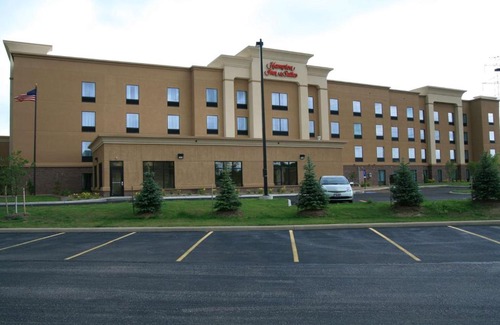 Mentor Hotel | Hampton Inn & Suites Cleveland-Mentor