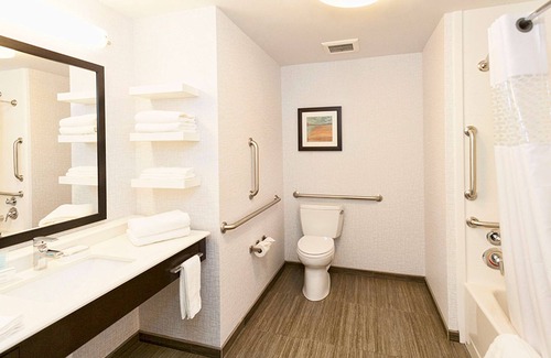 Duluth Hotel | Hampton Inn & Suites Duluth North/Mall Area