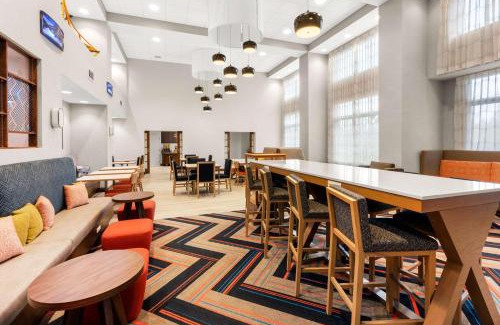 Fairbanks Hotel | Hampton Inn & Suites Fairbanks