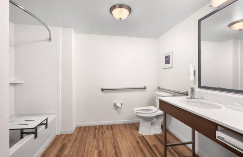 Raisin Hotel | Hampton Inn & Suites Fresno