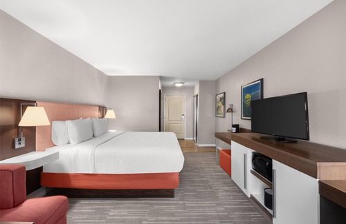 Raisin Hotel | Hampton Inn & Suites Fresno