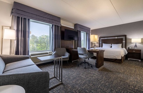 Greensboro Hotel | Hampton Inn & Suites Greensboro/Coliseum Area