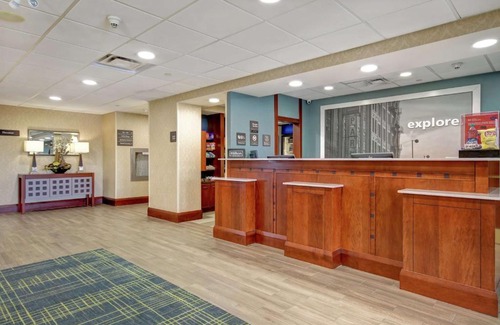 Guelph Hotel | Hampton Inn & Suites Guelph