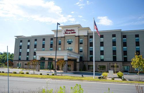 Lenoir Hotel | Hampton Inn & Suites Lenoir, NC