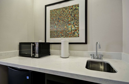 Burbank Hotel | Hampton Inn & Suites Los Angeles Burbank Airport