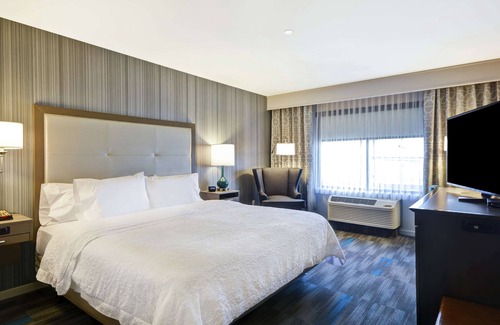 Burbank Hotel | Hampton Inn & Suites Los Angeles Burbank Airport