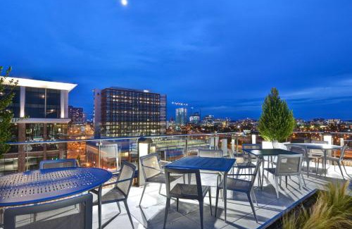Downtown Nashville Hotel | Hampton Inn & Suites Nashville Downtown Capitol View, Tn