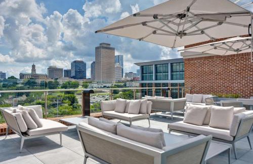 Downtown Nashville Hotel | Hampton Inn & Suites Nashville Downtown Capitol View, Tn