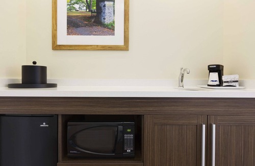 Niles Hotel | Hampton Inn & Suites Niles/Warren