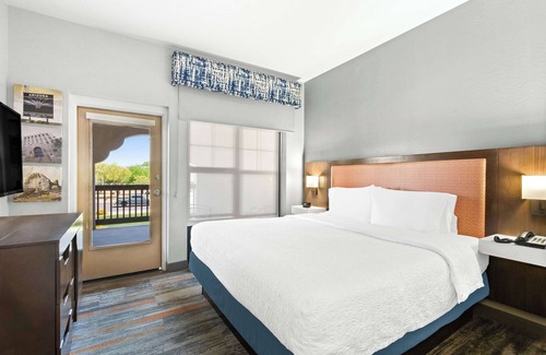 Palm Valley Hotel | Hampton Inn & Suites Phoenix-Goodyear