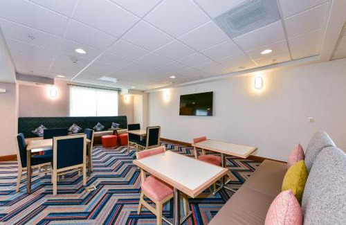 Pittsburg Hotel | Hampton Inn & Suites Pittsburg