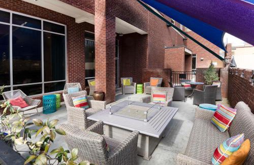 Glenwood South Hotel | Hampton Inn & Suites - Raleigh Downtown