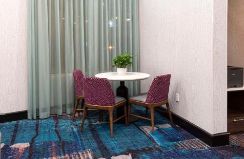 Glenwood South Hotel | Hampton Inn & Suites - Raleigh Downtown