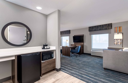 Richmond Hotel | Hampton Inn & Suites Richmond, IN