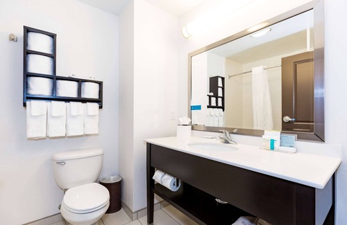 Milan Hotel | Hampton Inn & Suites Sandusky/Milan