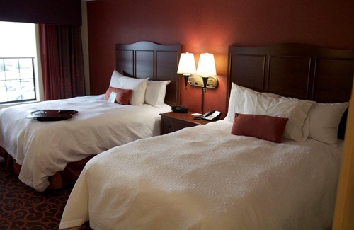 Watertown Hotel | Hampton Inn & Suites Watertown