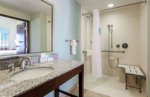 Triadelphia Hotel | Hampton Inn & Suites Wheeling-The Highlands