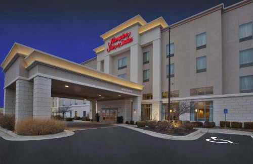 Greenwich Hotel | Hampton Inn & Suites Wichita-Northeast