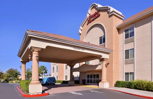 Woodland Hotel | Hampton Inn & Suites Woodland-Sacramento Area