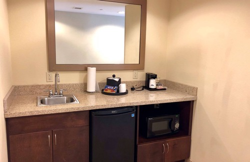 Woodstock Hotel | Hampton Inn & Suites Woodstock, VA